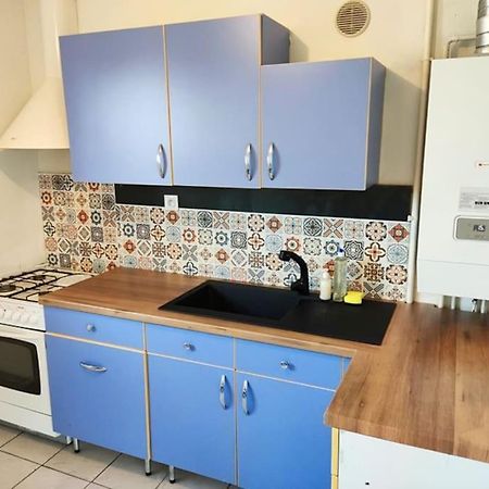 Appartement 76M2 Lumineux Centre Ville Garage Prive 3Ieme Etage Sans Ascenseur Fougeres Exterior foto