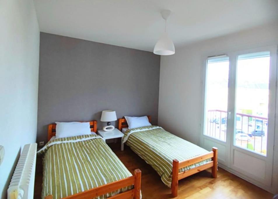 Appartement 76M2 Lumineux Centre Ville Garage Prive 3Ieme Etage Sans Ascenseur Fougeres Exterior foto