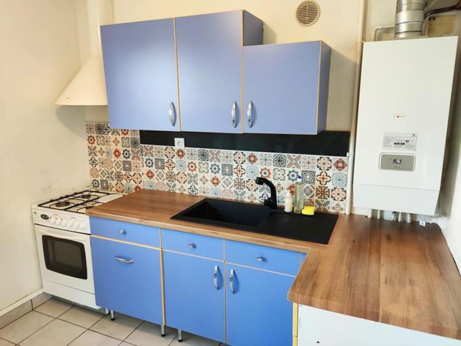 Appartement 76M2 Lumineux Centre Ville Garage Prive 3Ieme Etage Sans Ascenseur Fougeres Exterior foto